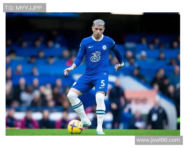 全球足球球星身价前十榜单解析：谁才是真正的高收入王者